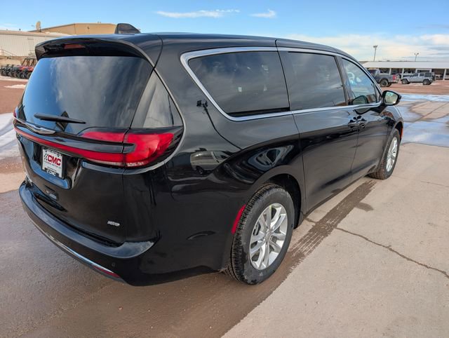 New 2026 Chrysler Pacifica Select image 6