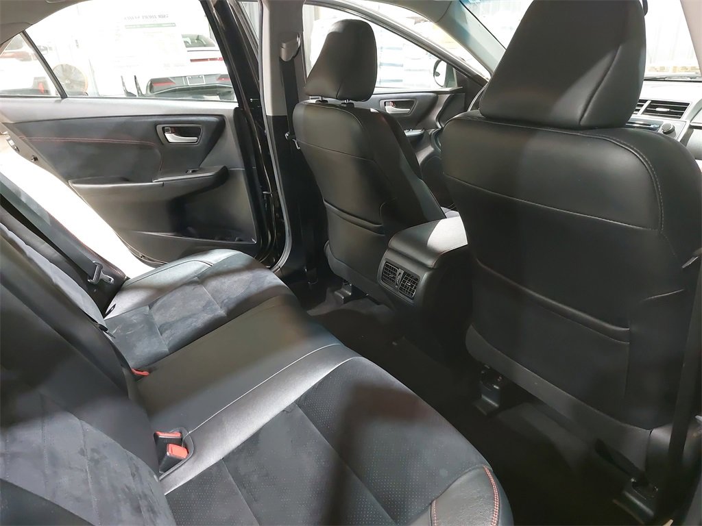Used 2015 Toyota Camry XSE w/ Moonroof Package image 11