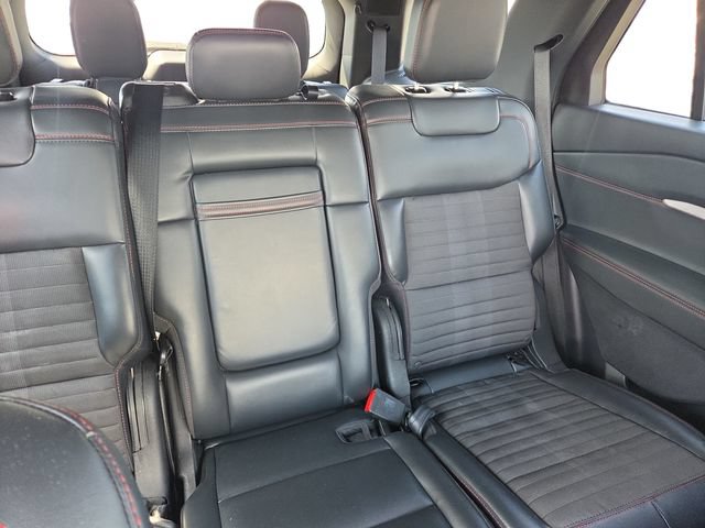 Used 2025 Ford Explorer ST-Line w/ ST-Line Street Pack AWD/4WD image 42