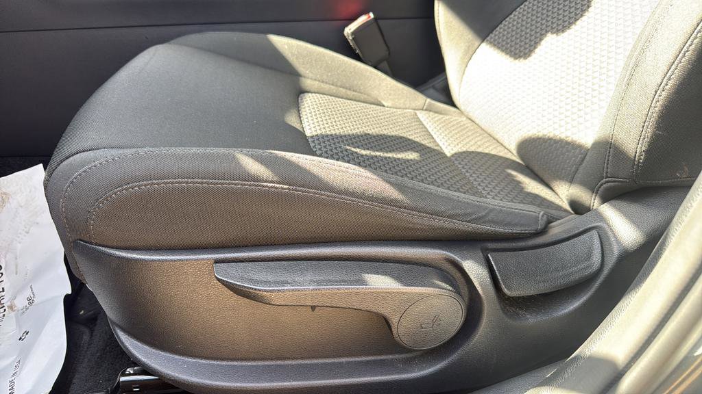 Used 2023 Kia Sportage LX image 30