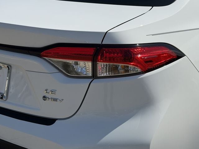 Certified 2025 Toyota Corolla LE FWD image 7