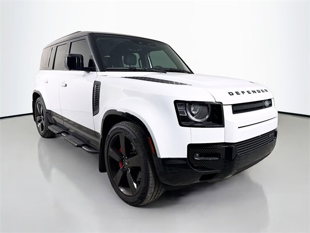 Certified 2022 Land Rover Defender 110 X-Dynamic HSE image 3