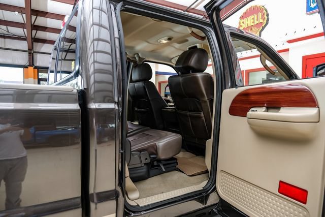 Used 2005 Ford F350 King Ranch AWD/4WD image 42