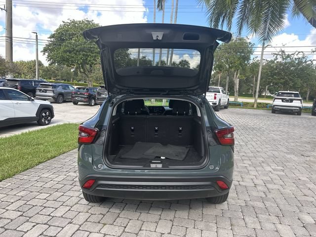 Used 2025 Chevrolet Trax LS w/ LS Convenience Package FWD image 28