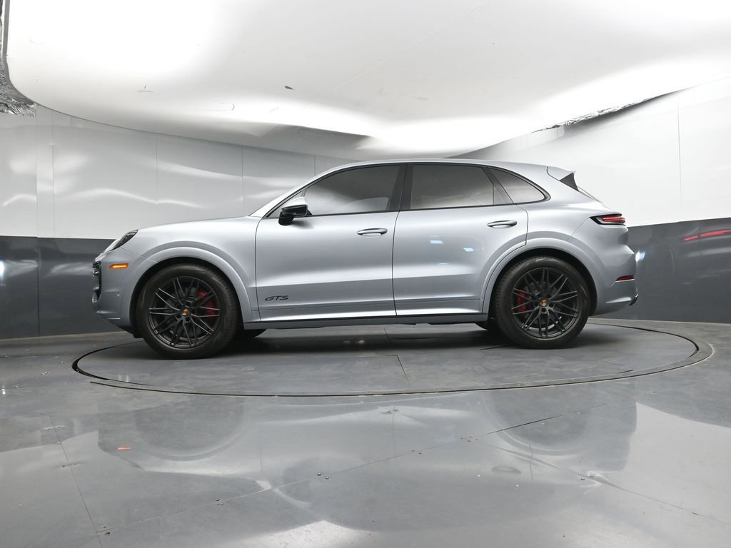 Certified 2025 Porsche Cayenne GTS AWD/4WD image 32