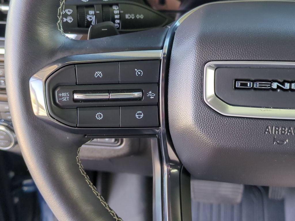 Used 2025 GMC Yukon XL Denali Ultimate AWD/4WD image 12