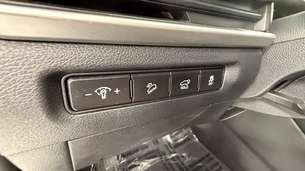 Used 2023 Kia Telluride EX w/ EX Captain's Chair Package AWD/4WD image 13