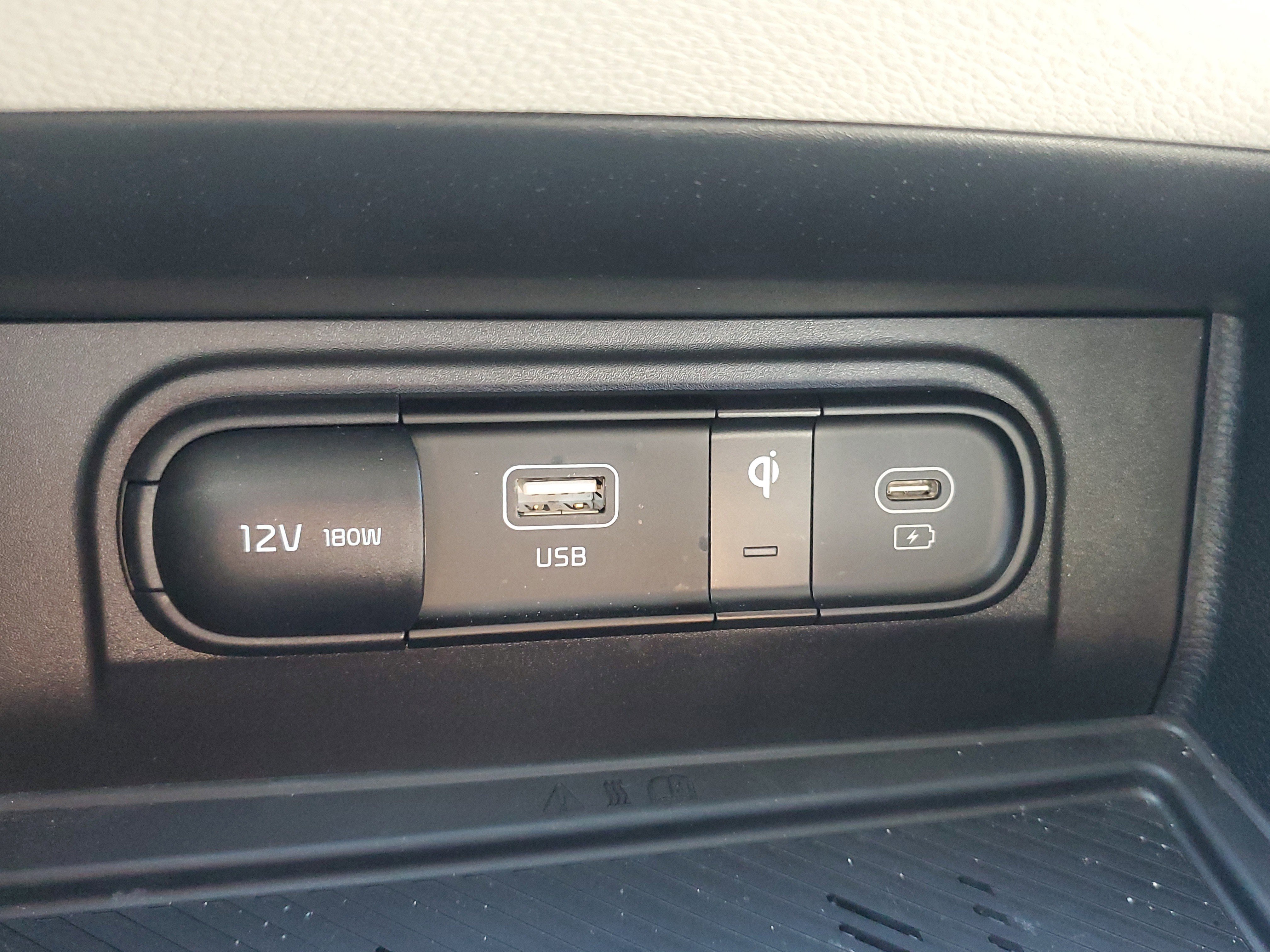 Used 2025 Kia Sportage EX image 21