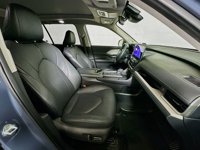 Used 2024 Toyota Grand Highlander Limited image 30