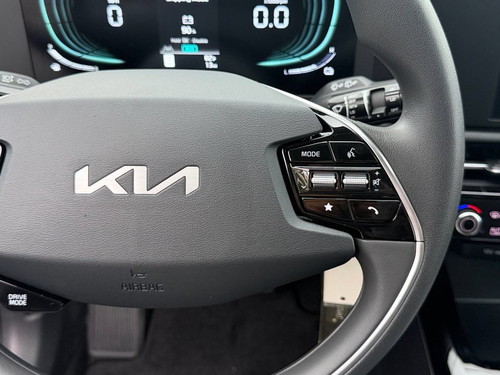 New 2026 Kia Niro LX FWD image 17