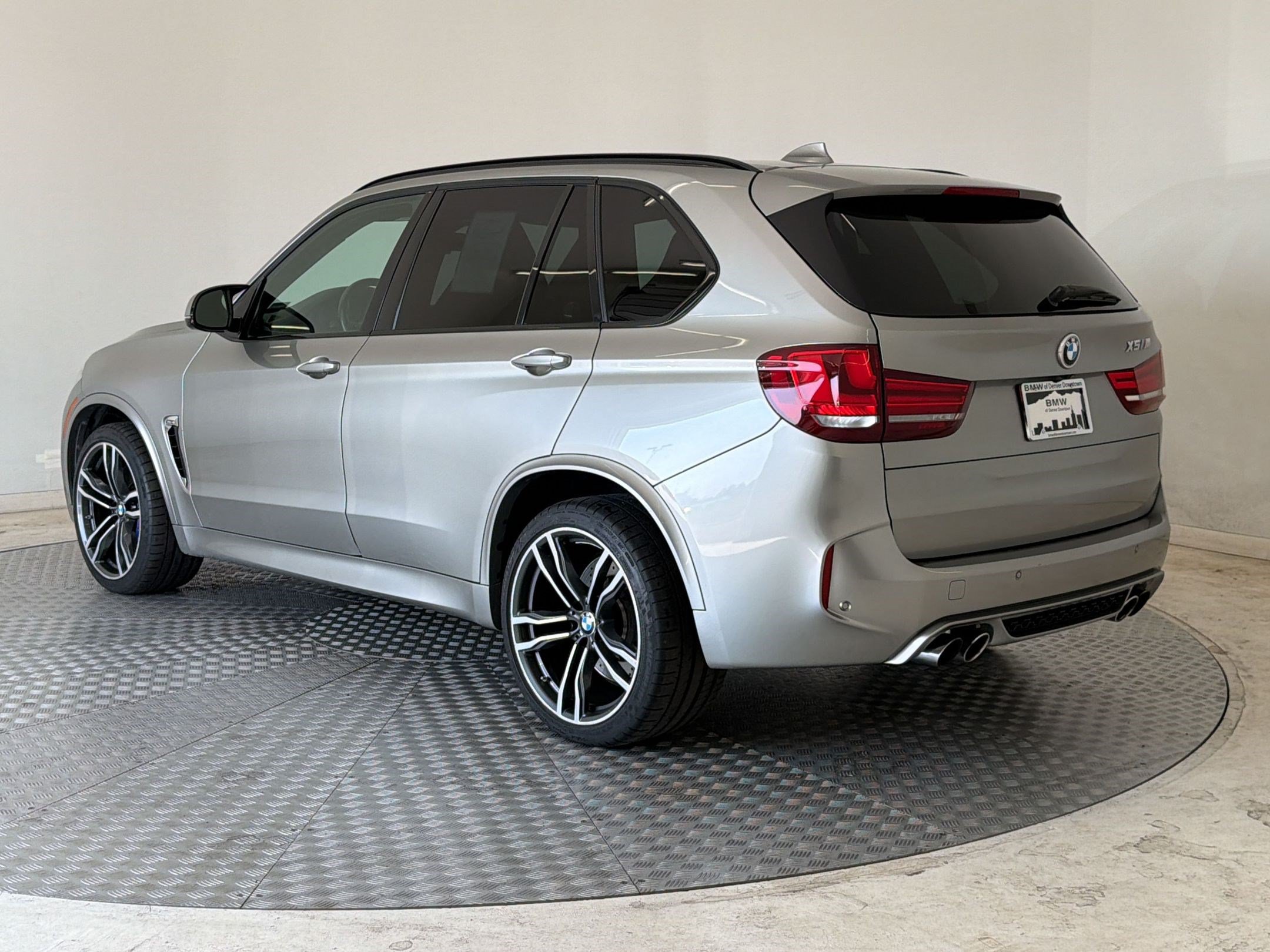 Used 2017 BMW X5 M AWD/4WD image 3