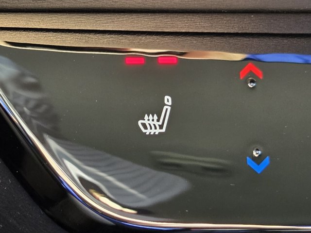New 2027 Nissan Kicks SR FWD image 17