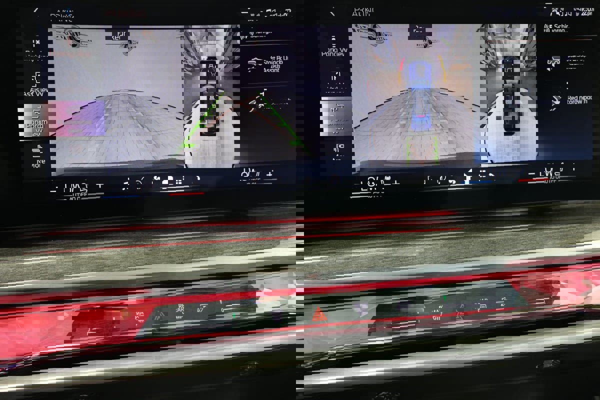 Used 2023 BMW 760i xDrive image 7