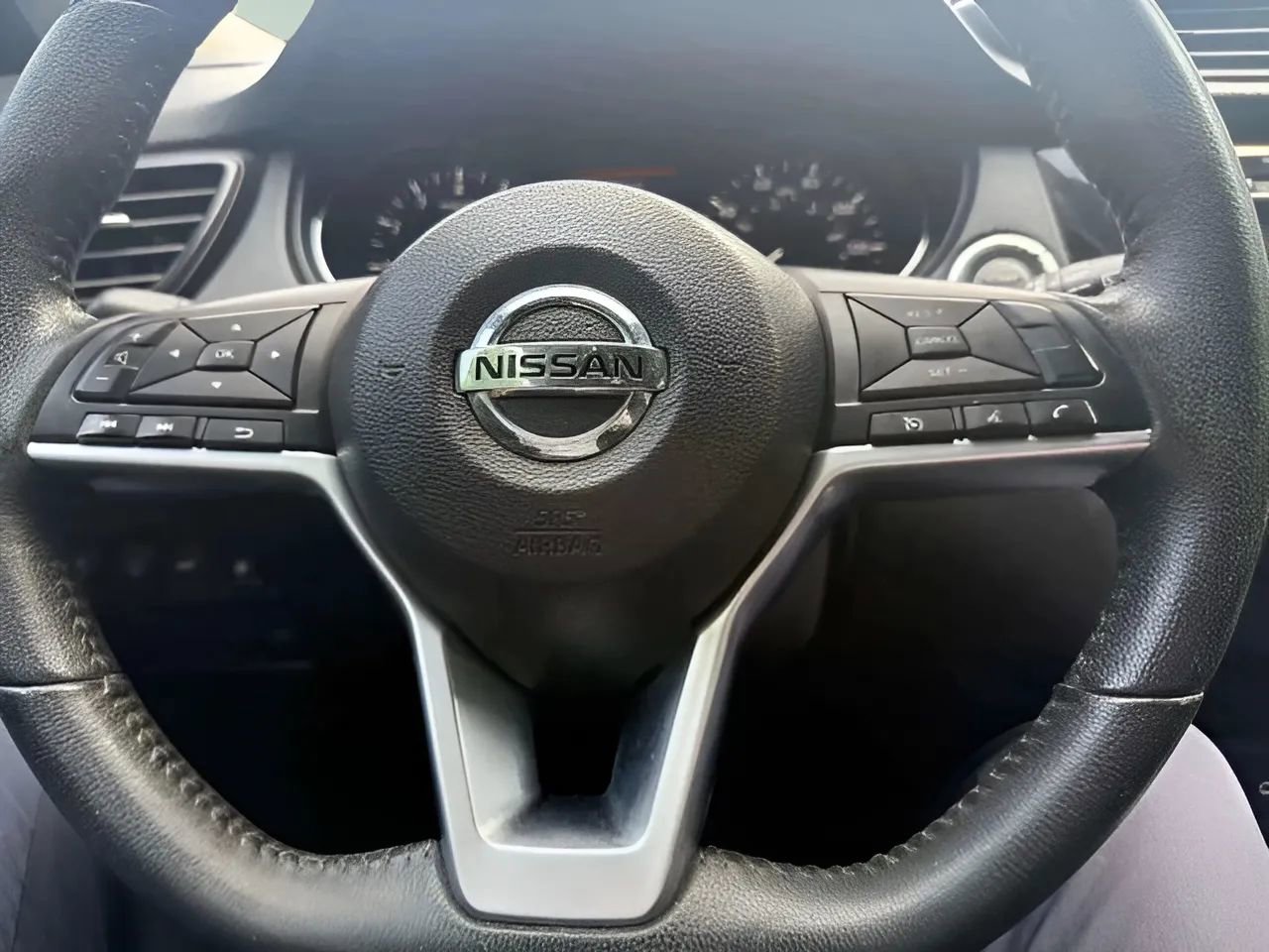 Used 2019 Nissan Rogue SV image 25