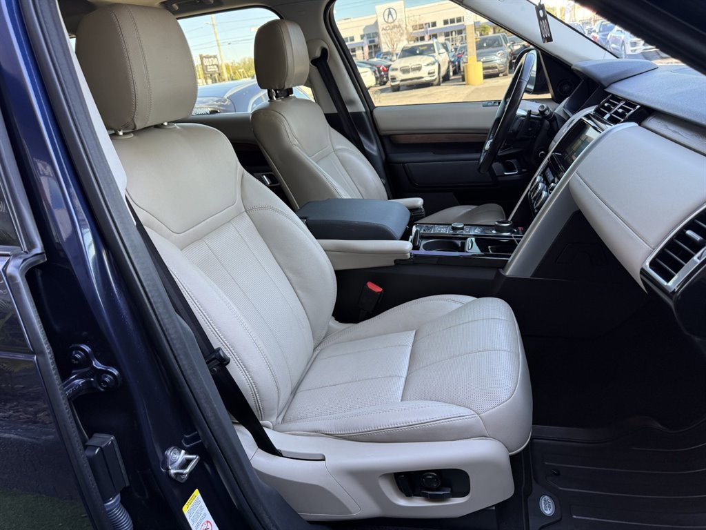 Used 2018 Land Rover Discovery HSE image 20