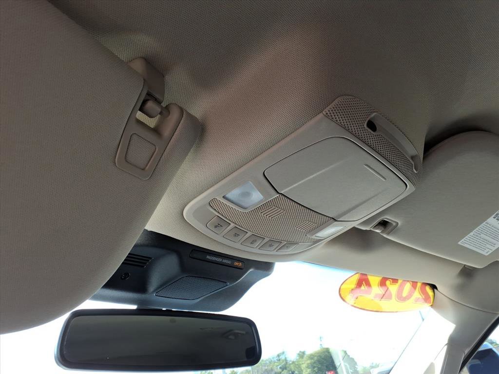 Used 2024 Ford Expedition XLT image 16