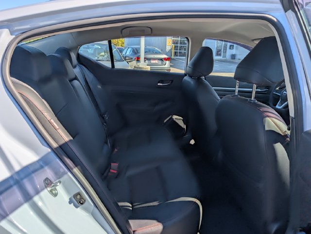 Used 2023 Nissan Altima 2.5 SR FWD image 12