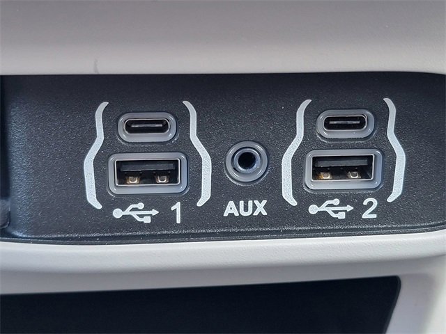 Certified 2021 Chrysler Pacifica Touring-L image 8