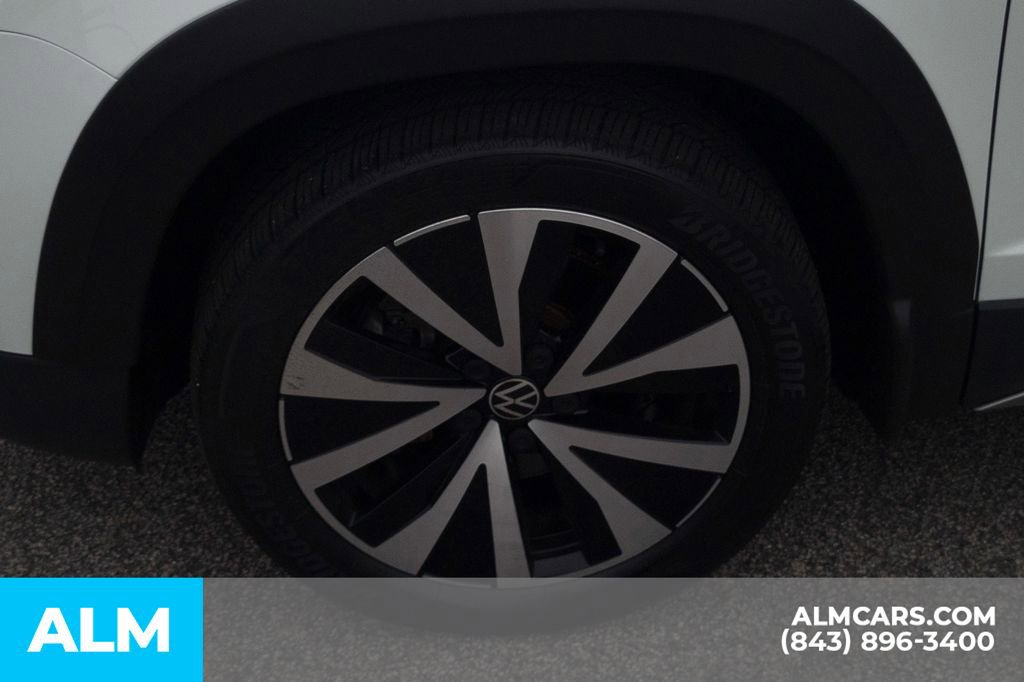 Used 2022 Volkswagen Taos SE image 12