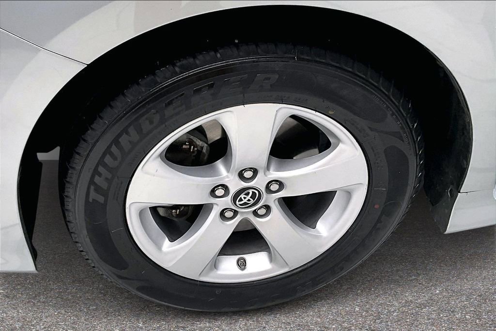 Used 2019 Toyota Sienna L image 32