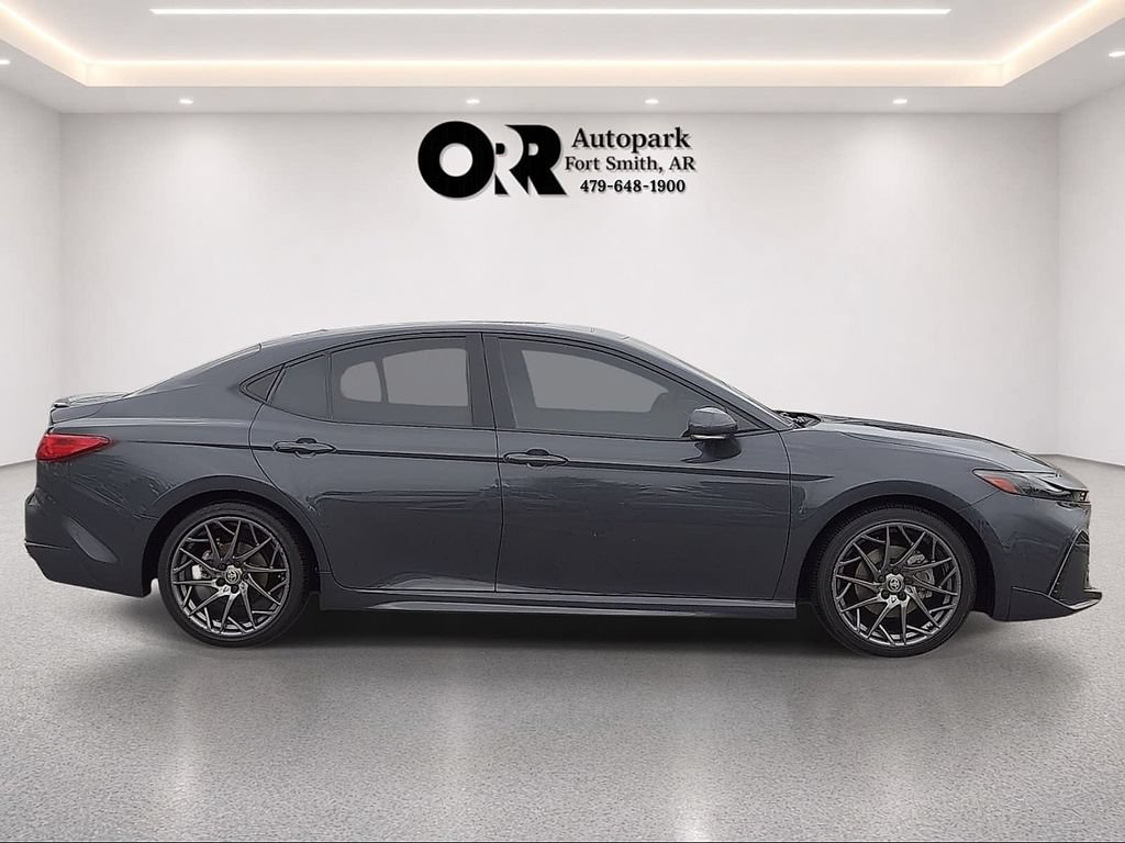 Used 2025 Toyota Camry XSE FWD image 5