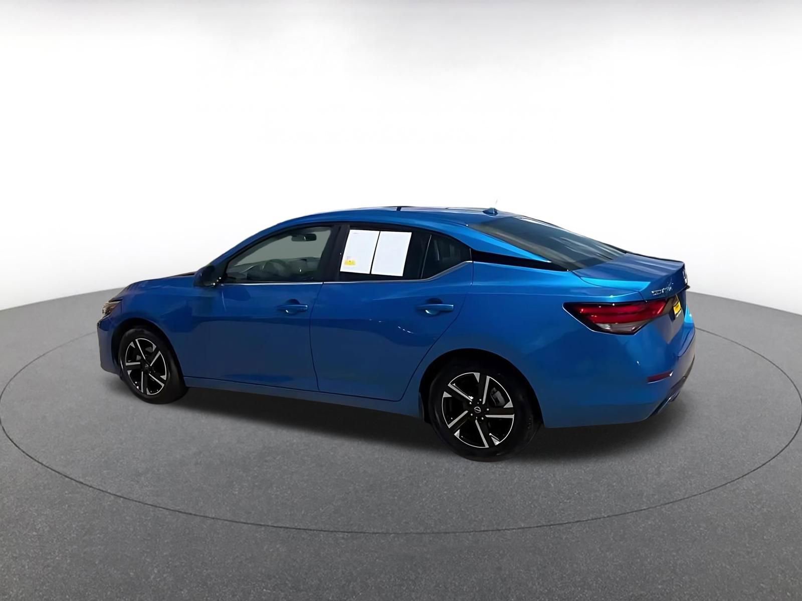 Used 2025 Nissan Sentra SV FWD image 10