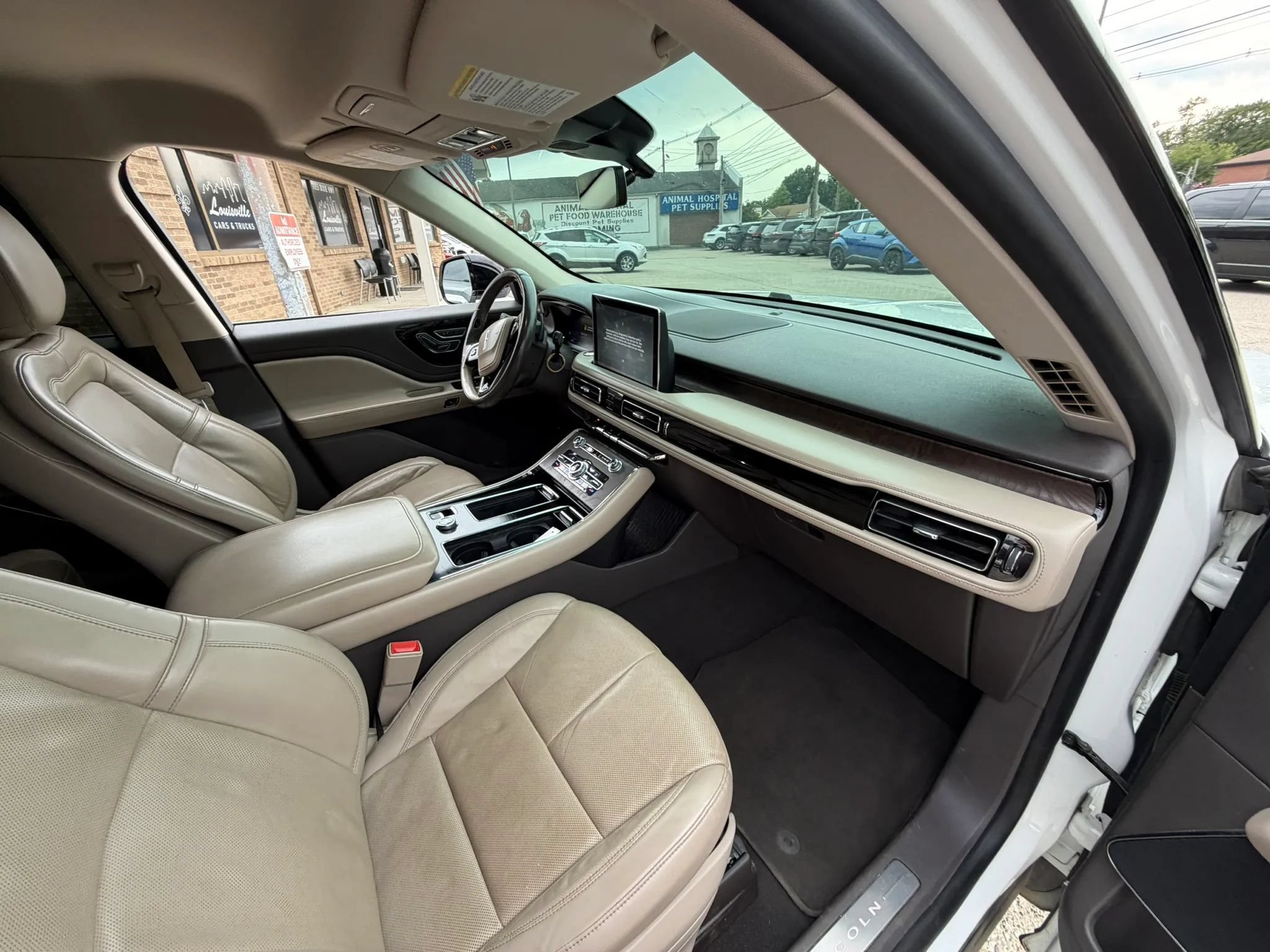 Used 2020 Lincoln Aviator Reserve w/ Elements Package Plus RWD image 10