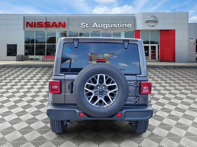 Used 2025 Jeep Wrangler Unlimited Sahara AWD/4WD image 3