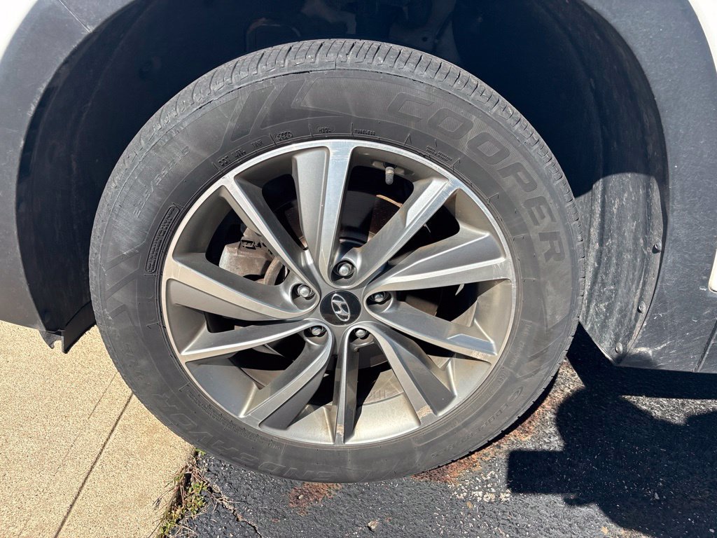 Used 2019 Hyundai Santa Fe SEL AWD/4WD image 11