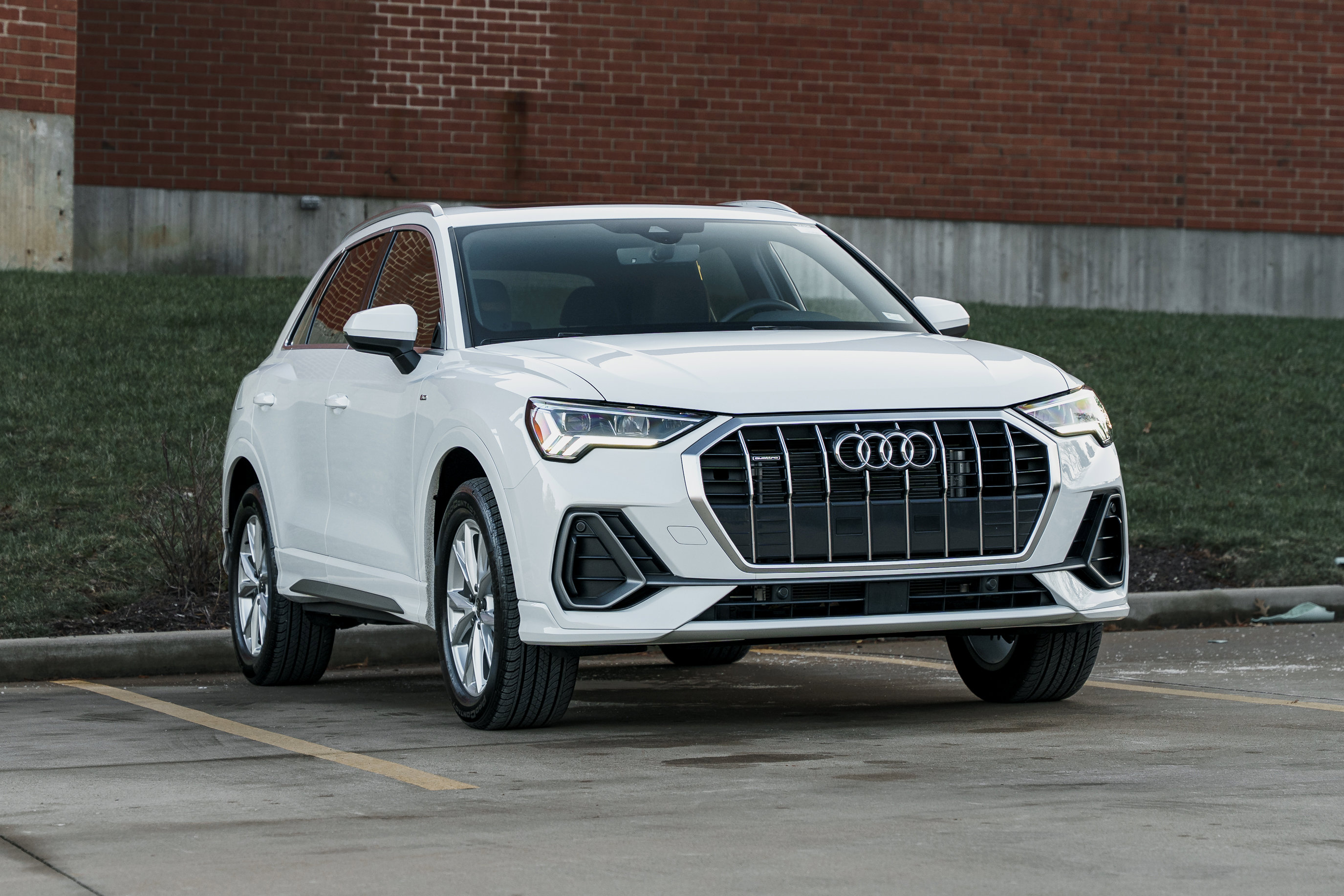 Certified 2025 Audi Q3 2.0T Premium w/ Convenience Package