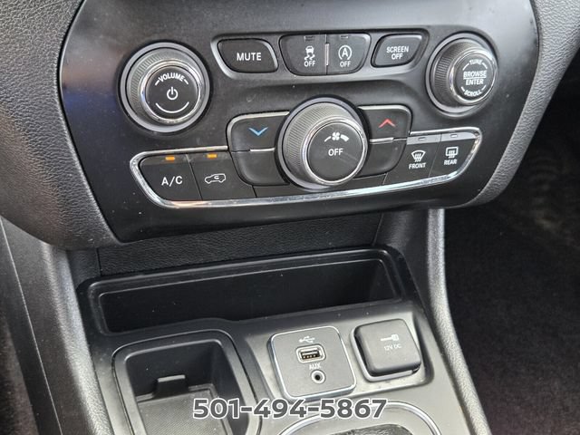 Used 2019 Jeep Cherokee Latitude Plus FWD image 19