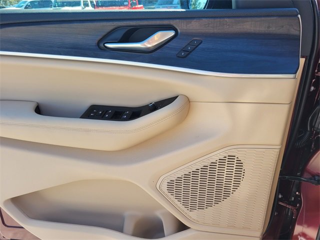 New 2025 Jeep Grand Cherokee Limited image 23