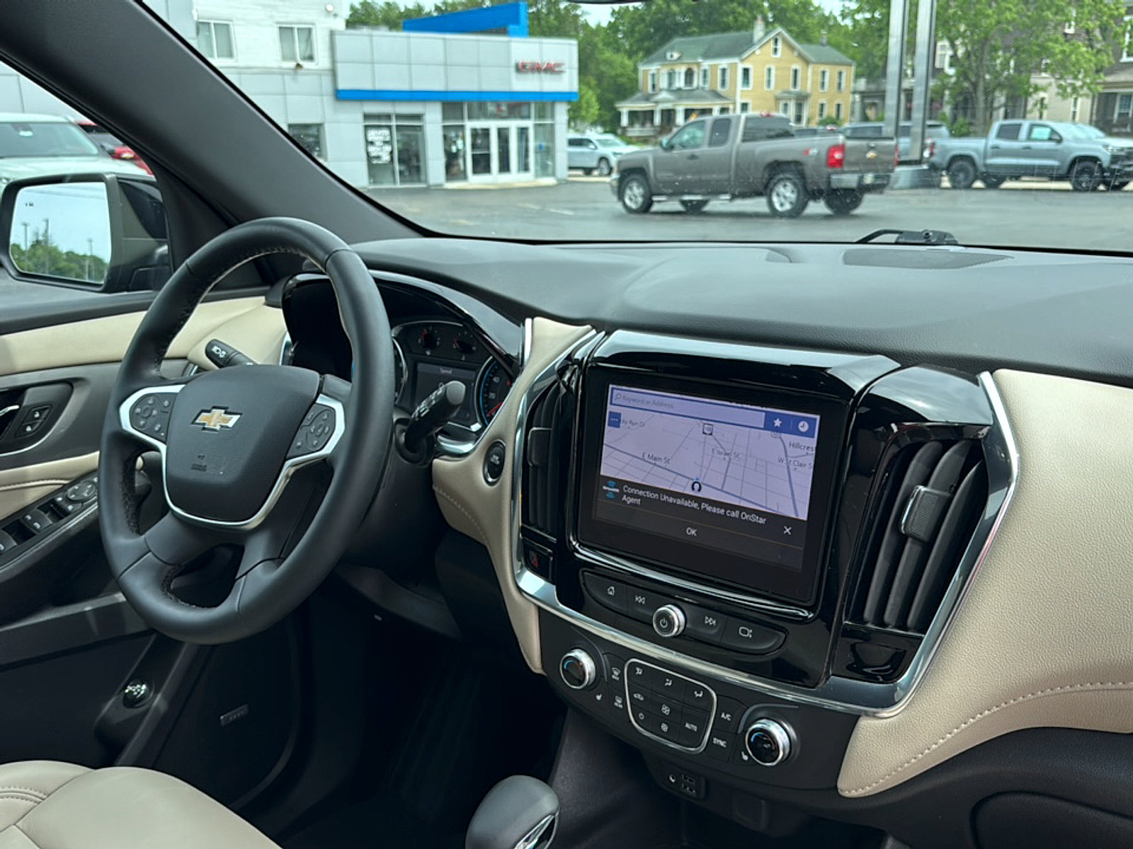 Used 2023 Chevrolet Traverse LT w/ LT Premium Package AWD/4WD image 9