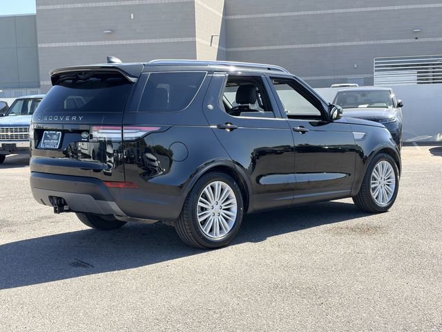 Used 2018 Land Rover Discovery SE image 28