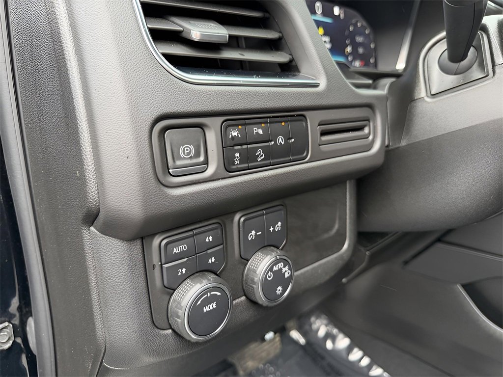 Used 2023 Chevrolet Suburban Z71 image 11