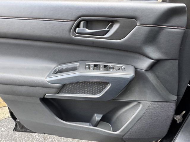 Used 2024 Nissan Pathfinder Rock Creek image 30