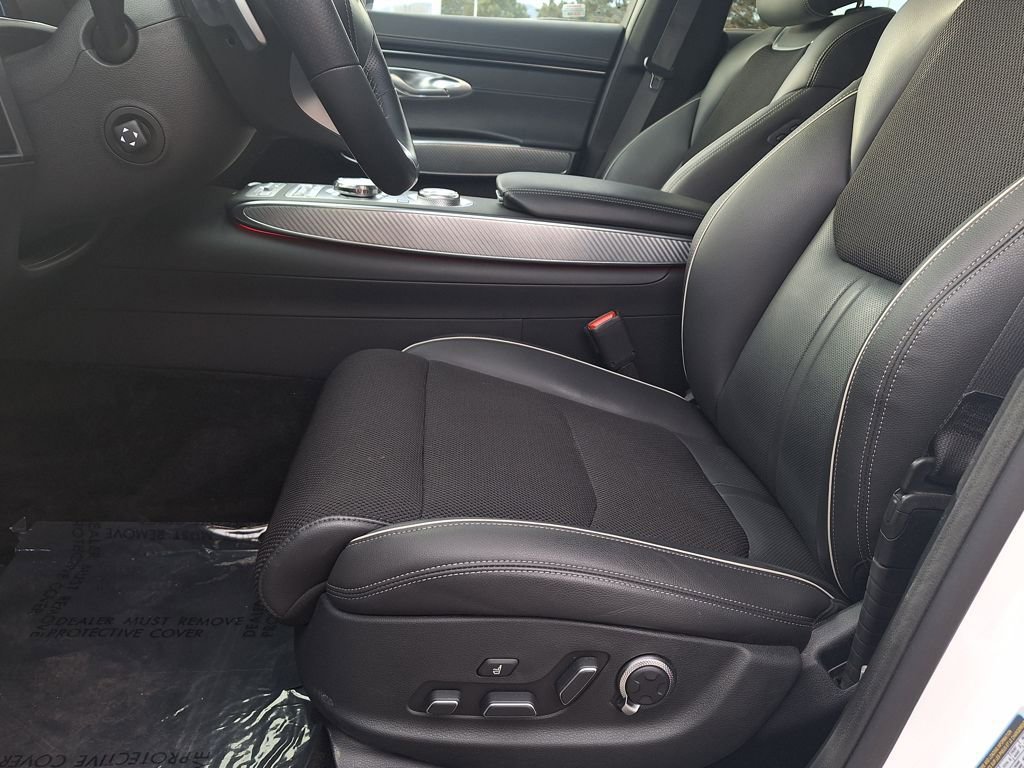 Used 2025 Genesis GV70 2.5T Sport Prestige w/ Sport Prestige Package image 11