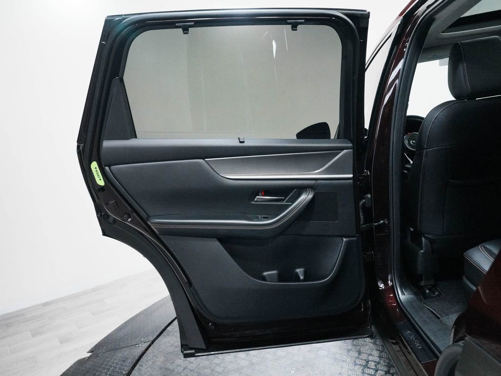 Used 2024 MAZDA CX-90 Plug-In Hybrid w/ Premium Pkg image 13