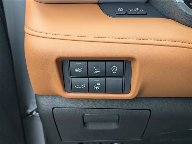 New 2025 Toyota Highlander Platinum image 19