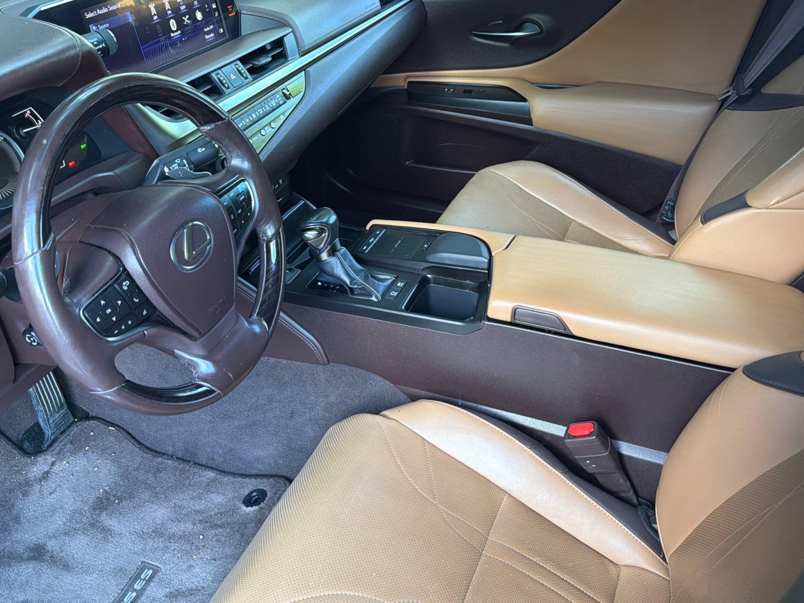 Used 2019 Lexus ES 300h w/ Accessory Package 2 FWD image 8