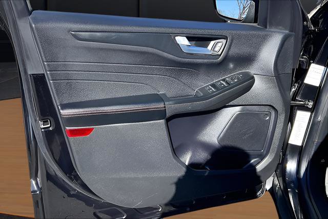 Used 2025 Ford Escape ST-Line image 9