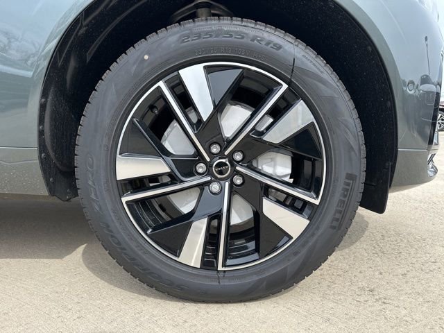 New 2026 Volvo XC60 B5 Plus w/ Protection Package Premier image 9