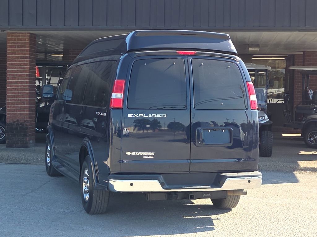 Used 2015 Chevrolet Express 2500 image 6