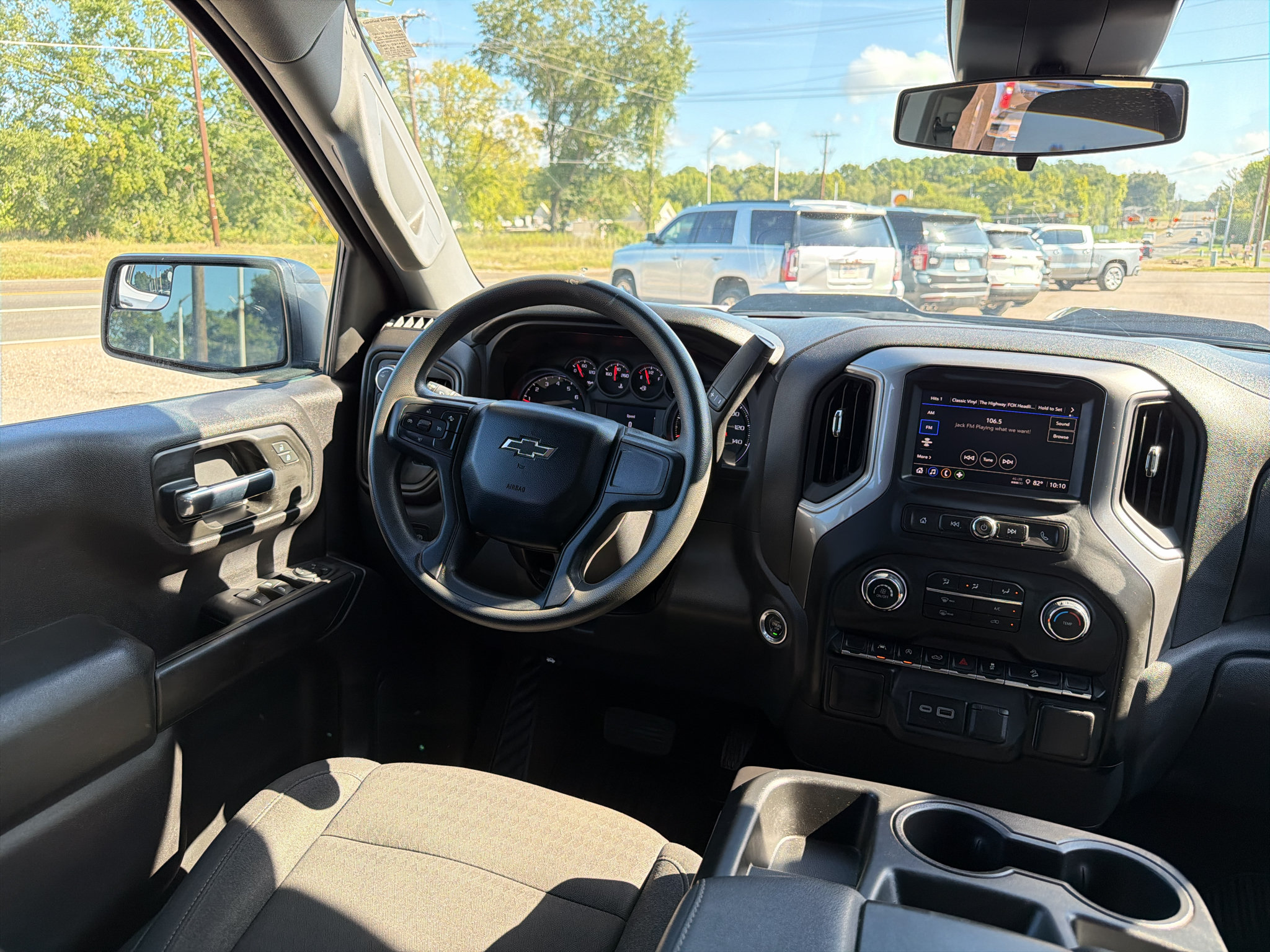 Used 2024 Chevrolet Silverado 1500 Custom Trail Boss w/ LPO, Dark Essentials Package AWD/4WD image 17
