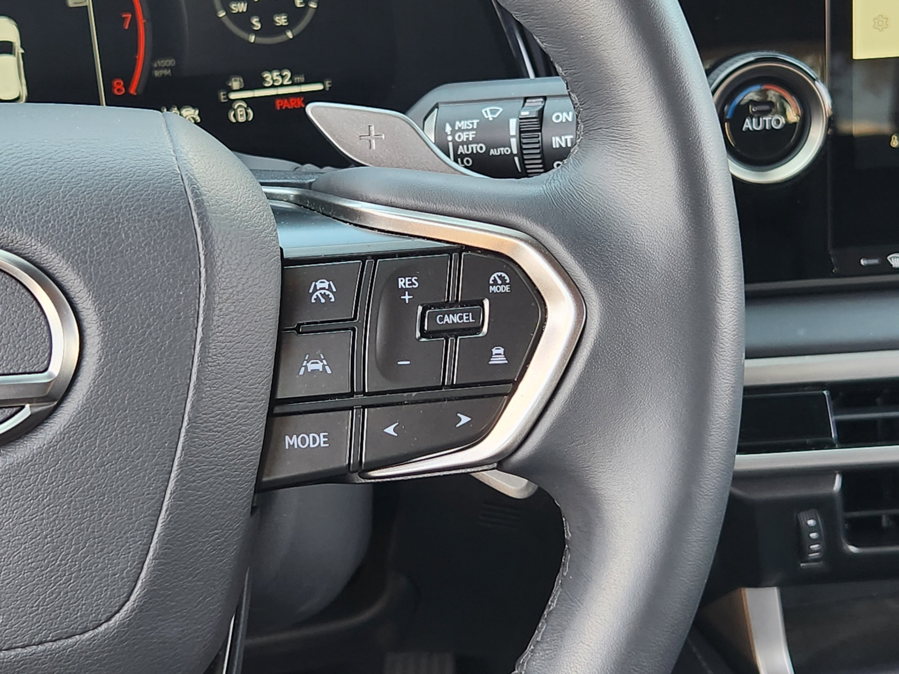 Used 2025 Lexus RX 350 FWD w/ Technology Package image 23