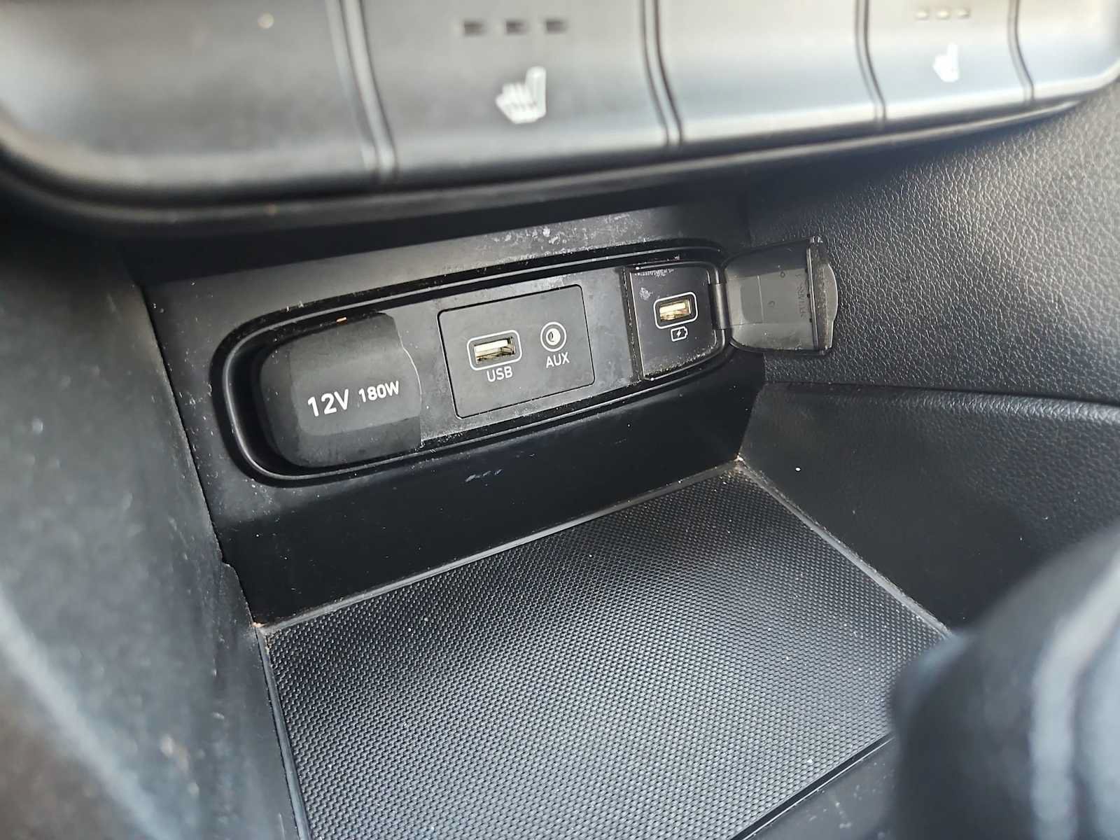 Used 2019 Hyundai Santa Fe SEL FWD image 31