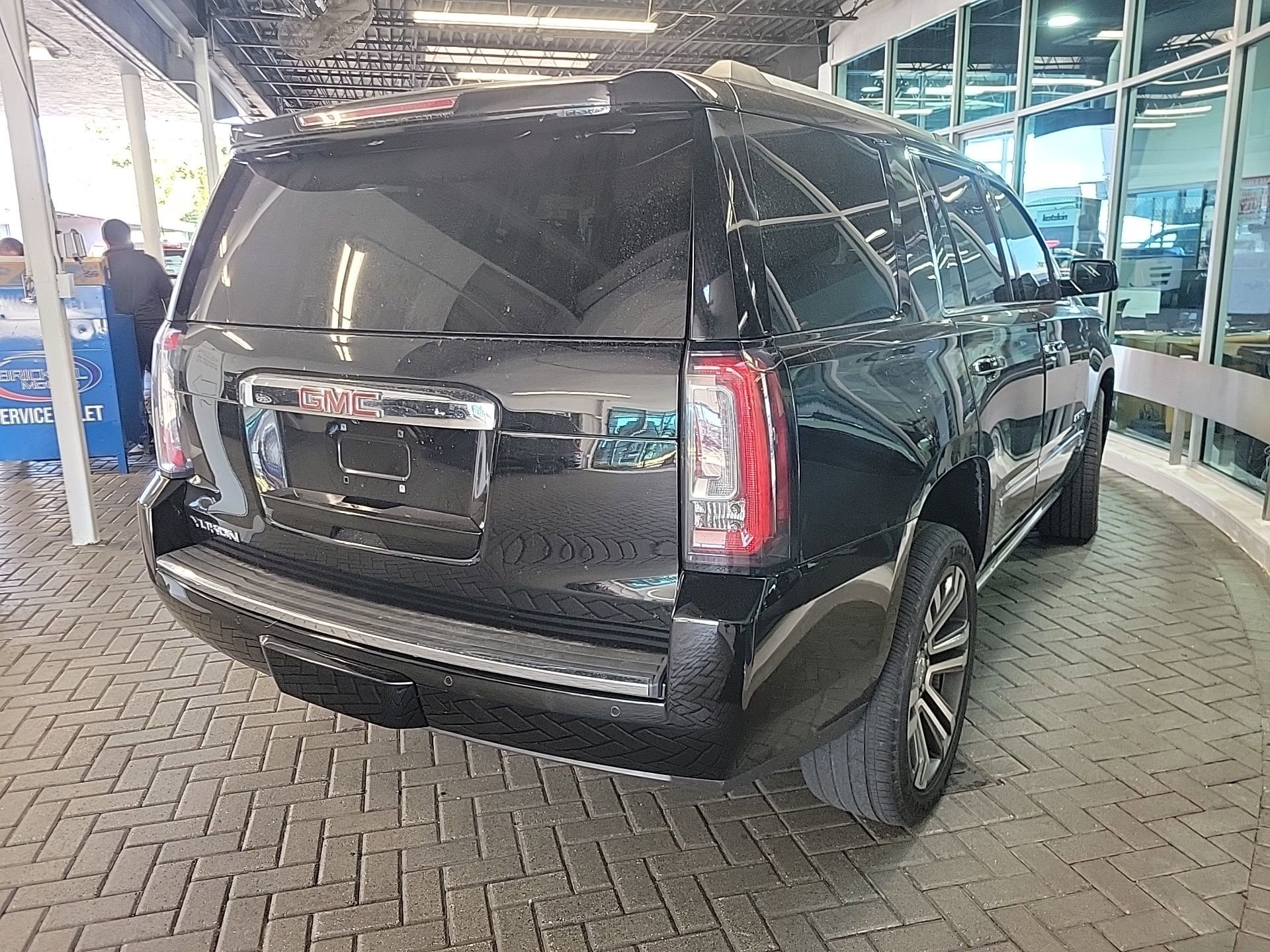 Used 2018 GMC Yukon Denali w/ Denali Ultimate Package image 29