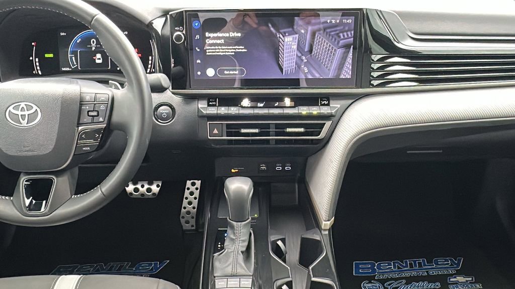 Used 2025 Toyota Camry LE image 11