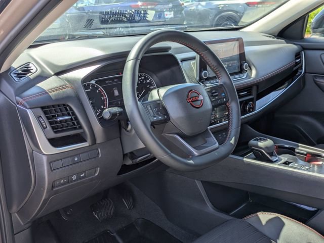 Certified 2025 Nissan Rogue SV AWD/4WD image 11