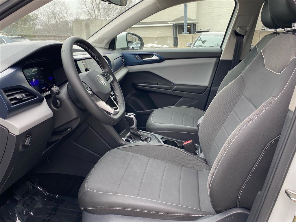 Certified 2023 Volkswagen Taos SE w/ Panoramic Sunroof Package image 13